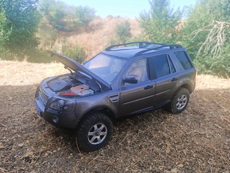 FREELANDER 2 LAND ROVER 2 IN 1/10TH SCALE