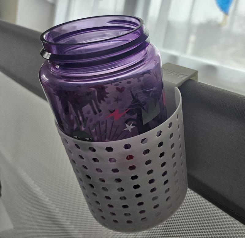 Drink bottle holder for fall-out protection