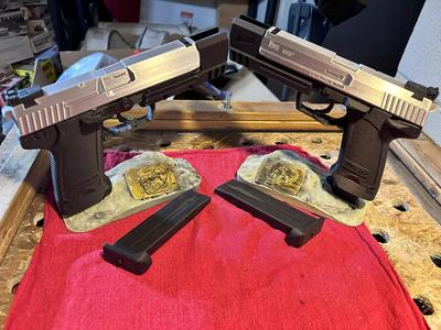 Tomb Raider Lara Croft Match USP Prop Set