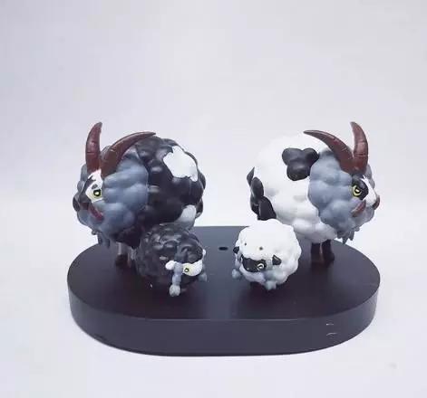 Pokemon Wooloo and Dubwool
