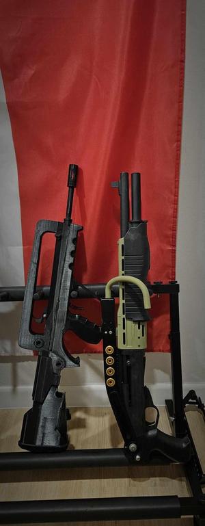 FAMAS 1:1 Model
