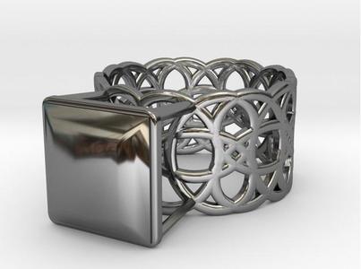 Celtic Knot Ring 4-Leaf 17.53mm with Princess Gem