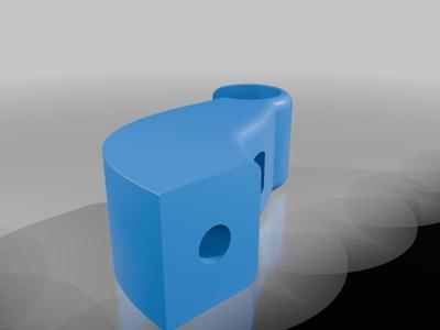 Adapter für Schutzblech an einem Tubus Cargo Gepäckträger an einem Kettleralurad