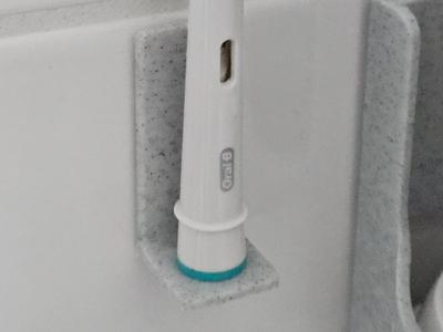 Oral-b toothbrush head holder