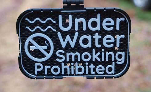 Underwater Smoking Prohibited sign