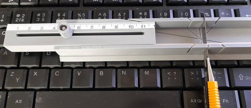 angle cutter with stop