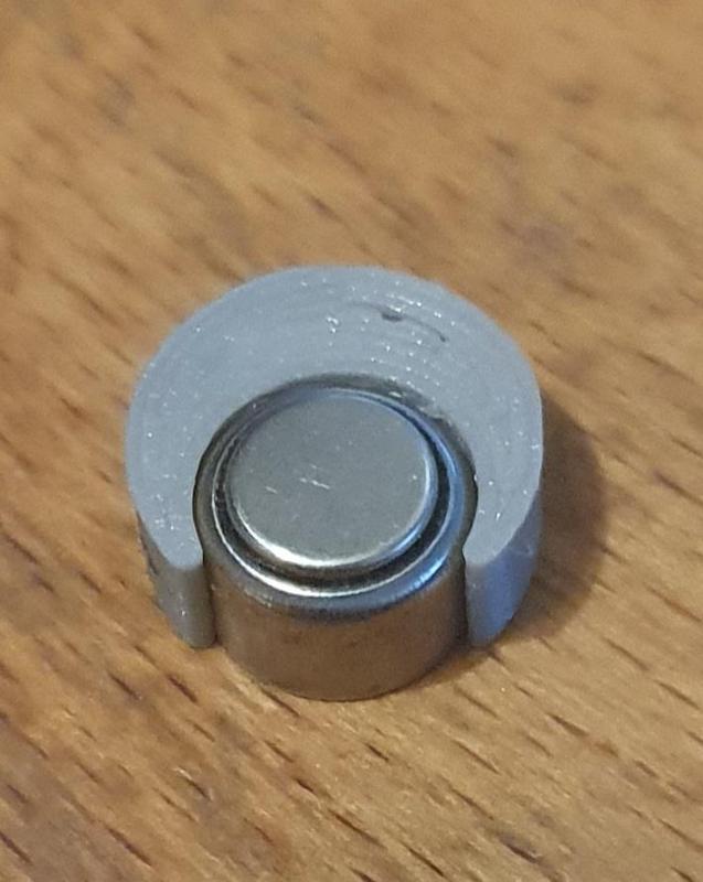 PR48 to LR44 battery adaptor