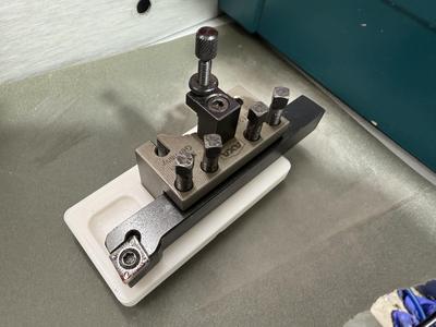 AXA Schnellwechsel-Stahlhalter Basis Gridfinity