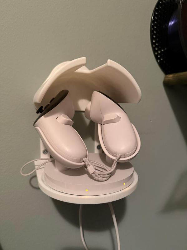 Quest 3 Wall Mount with charging base