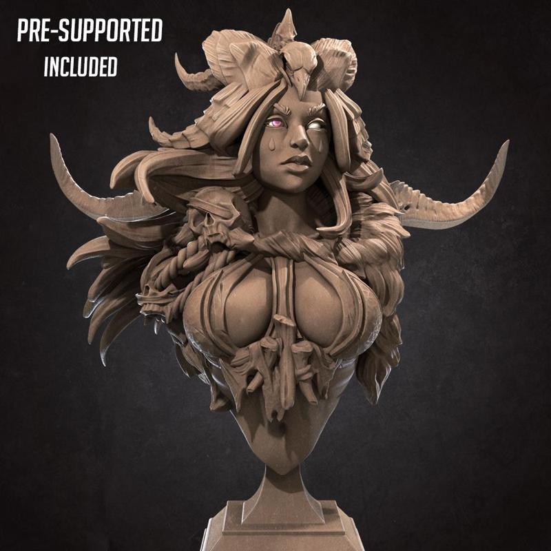 (Bust) Circe, the Black Scavenger (2 Versions)