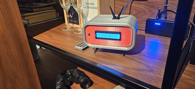 Funny vintage clock with Arduino Uno and 20x2LCD with 