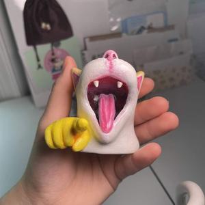 Laughing & Pointing Cat Meme