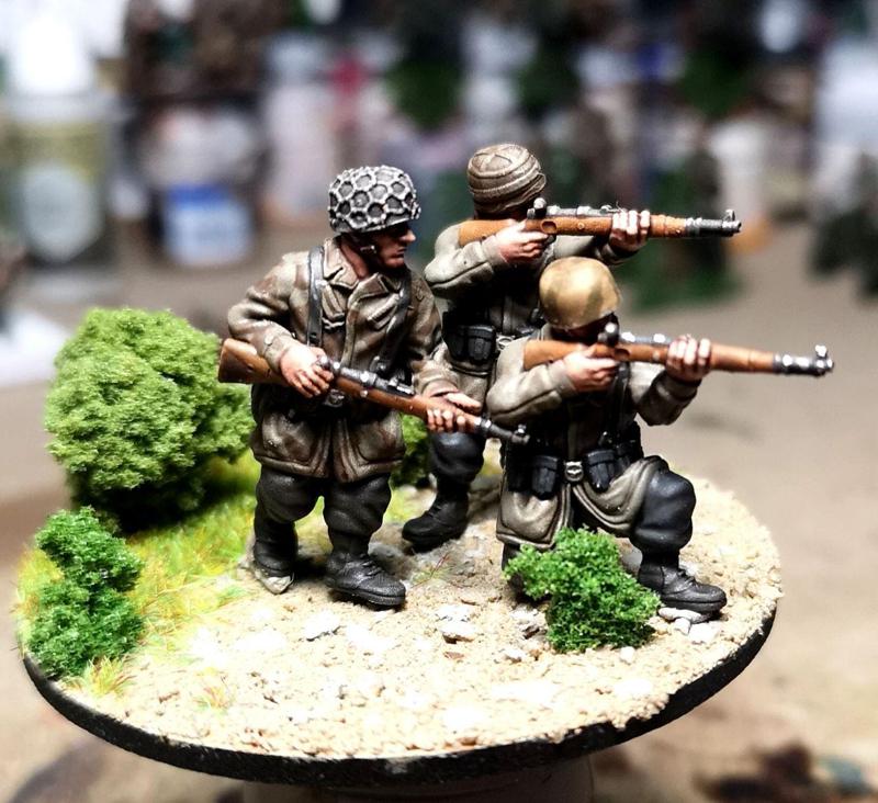 28mm German Fallschirmjager rifle team 2