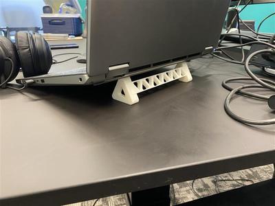 Minimalist & foldable laptop stand