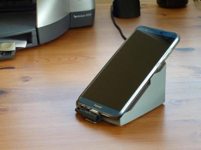 Magnetic-Charging Phone Stand