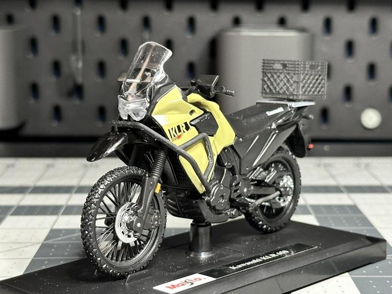 Kawasaki Gen 3 KLR 650 Crash Bars 1:18 scale