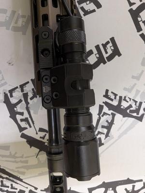 Adapter UTG M-LOK Offset Flashlight for Fenix TK11R