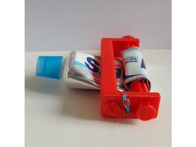 Toothpaste Squeezer
