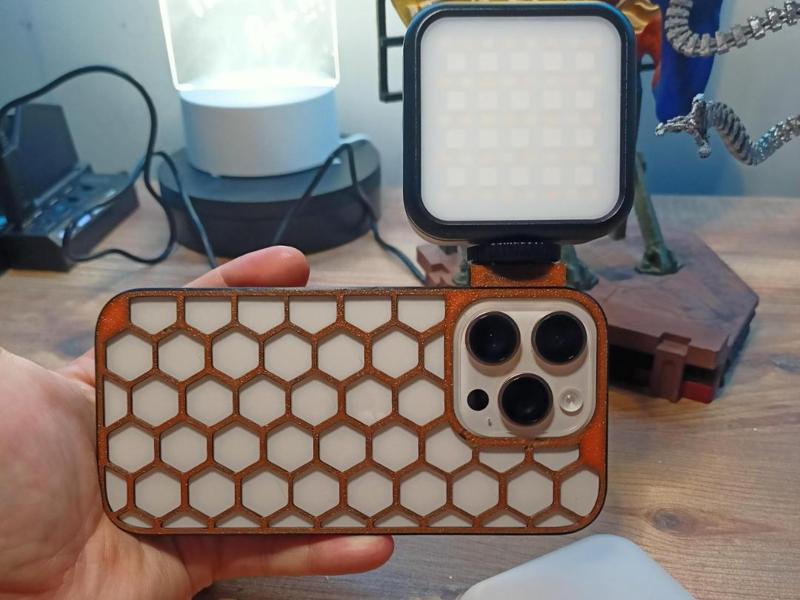 iPhone 16 Pro Godox Light Holder