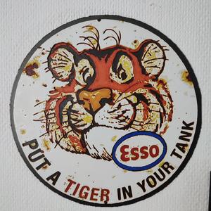 6-color HueForge Vintage Round Esso Tiger Sign