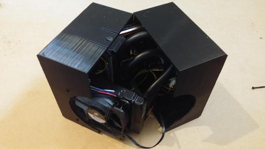 Screwless & silent mini ITX computer case Remix