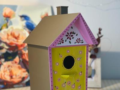 Bird House (for chickadees, nuthatches etc.)