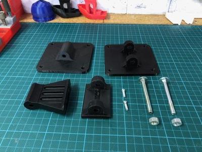 Jointed small TV/moniter bracket