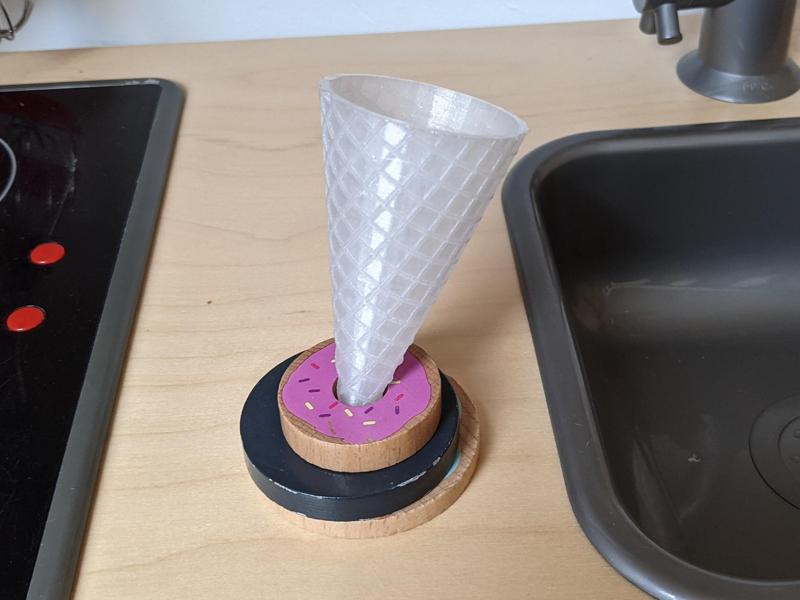 Ice cream cone / dinette