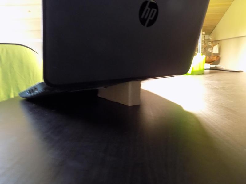 HP Chromebook stand