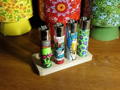 Clipper lighter stand