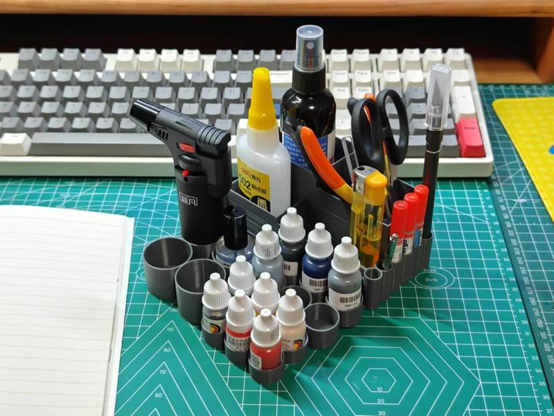 Desktop Model Tool Organizer