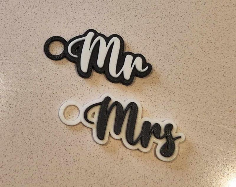 Mr & Mrs keychain