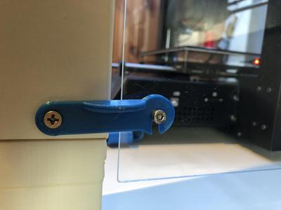Simple door bolt 
