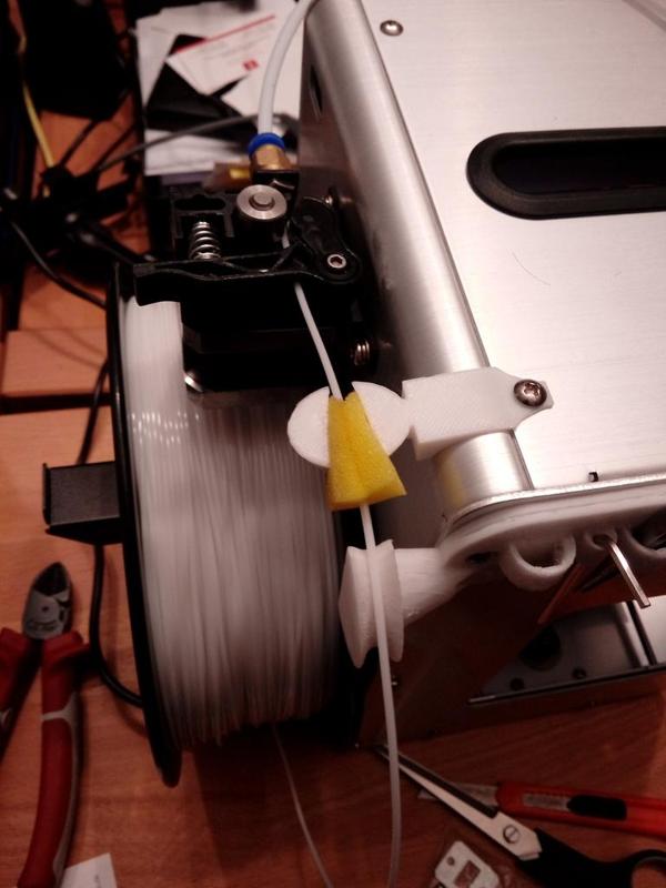 Filament Guide with sponge mount