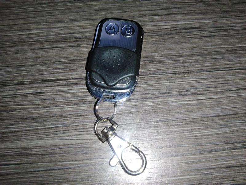 Remote holder 