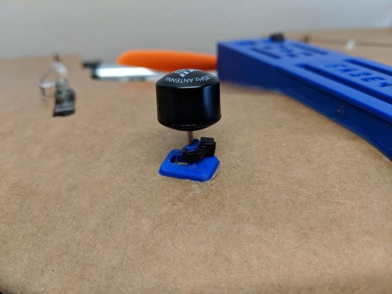 FT Arrow MMCX Antenna Mount