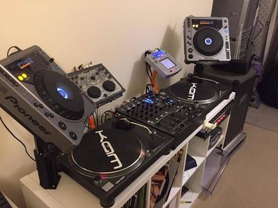DJ Kaoss pad/controller mount/Universal for ikea kallax