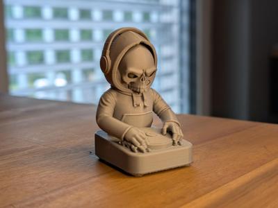 DJ Skull – Hoodie Turntable Figurine
