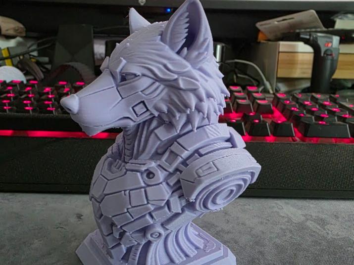 Mechanical wolf bust