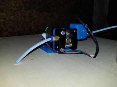 Bowden extruder with runout sensor