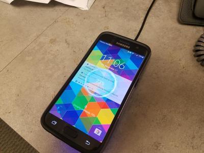 Minimalist Wireless QI Charger