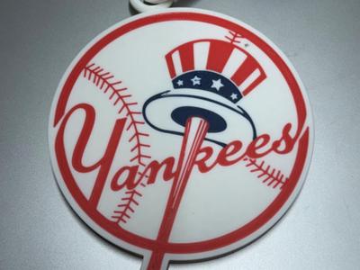 New York Yankees oversized chain necklace logo