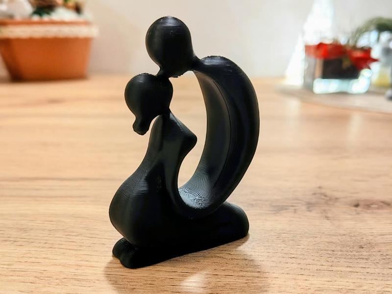 Sculpture of lovers