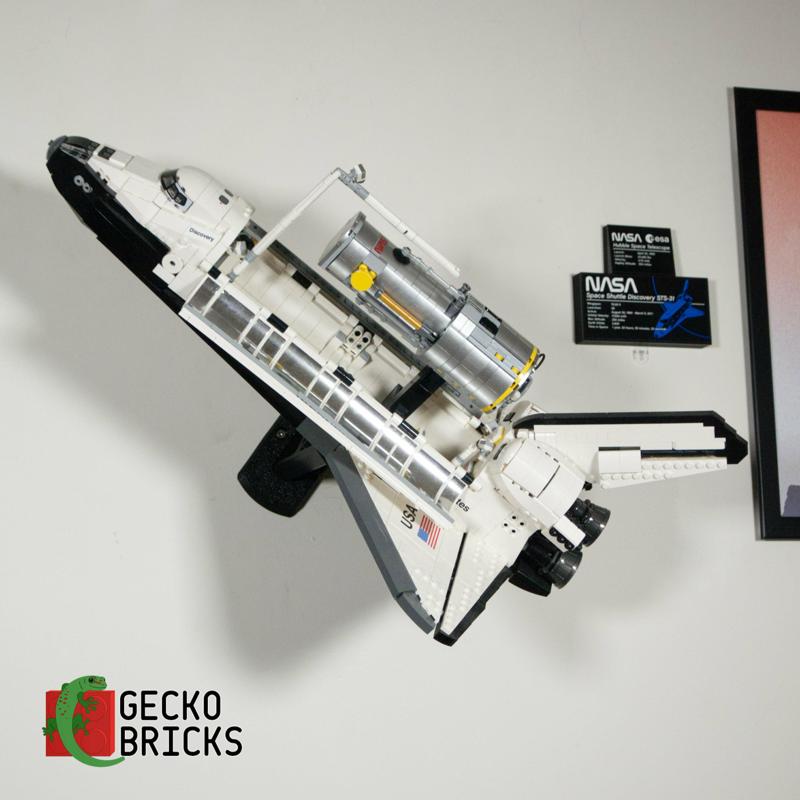 Gecko Bricks Wall mount for Space Shuttle Discovery 10283