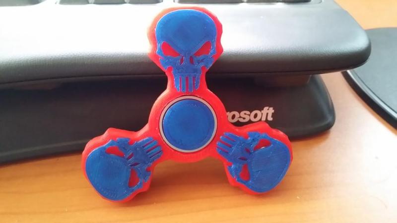 3 Skull Head Spinner