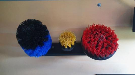 Porte Brosses rotative