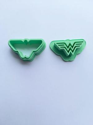 wonder woman cutter and marker, wonder woman cutter and marker