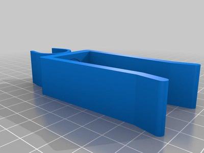 Rotating CPAP headboard clip