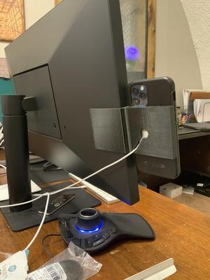MagSafe Monitor Mount