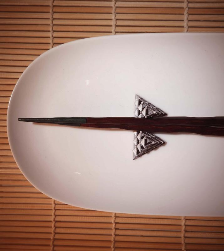 Uroko Chopsticks Holder